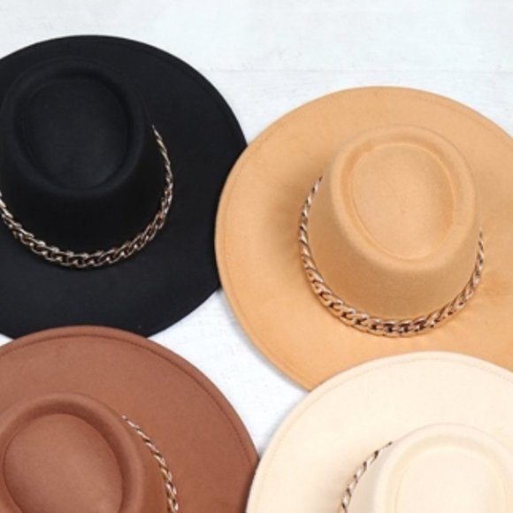 CLASSIC chain detailed Hat with adjustable drawstrings - Picture 5 of 9